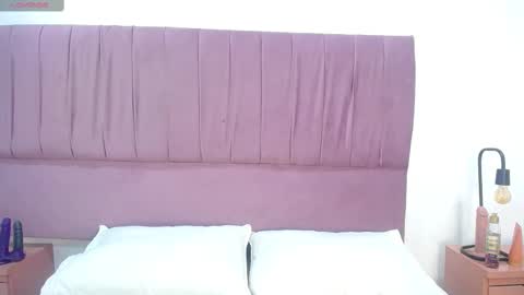 Anthonelaa   online show from February 2025 01:10:01 PM