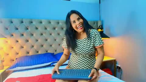Anthonelaa   online show from April 2026 08:17:02 PM