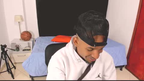       online show from October 2025 12:32:01 AM