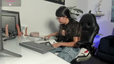   online show from April 2026 07:36:01 PM