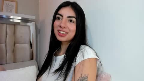 Snapshot of antonella__rouse chatting on February 2025 01:42:01 PM Antonella online show from February 2025 01:42:01 PM