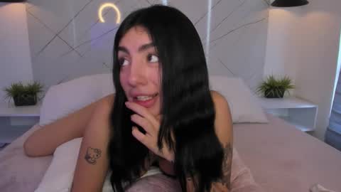 Snapshot of antonella__rouse chatting on November 2025 09:26:02 PM Antonella online show from November 2025 09:26:02 PM