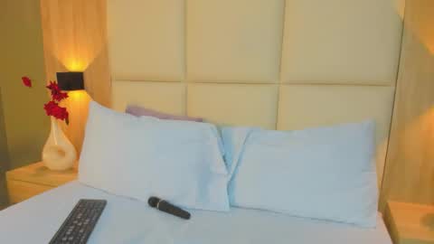 A N T O N E L L A  online show from March 2026 12:22:01 PM