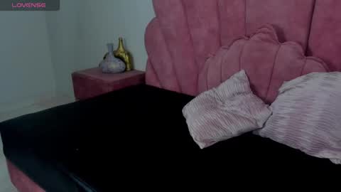 Snapshot of antonella_foxxxx chatting on December 2025 03:06:01 PM antonella_foxxxx online show from December 2025 03:06:01 PM