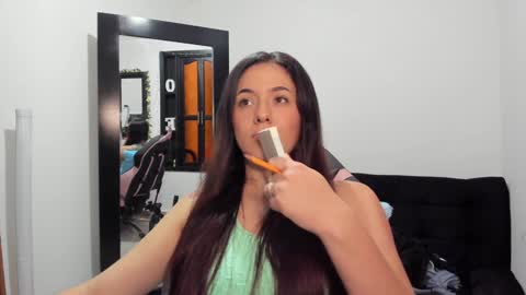 Snapshot of antonella_naughty1 chatting on February 2025 06:17:01 PM antonella online show from February 2025 06:17:01 PM