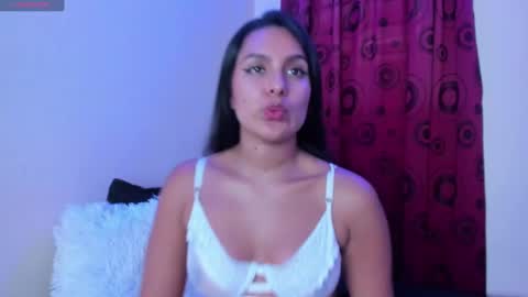 Snapshot of antonella_rod chatting on December 2024 10:51:02 PM antonella_rod online show from December 2024 10:51:02 PM