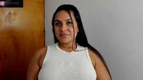 Snapshot of antonella_rod chatting on November 2025 08:29:02 PM antonella_rod online show from November 2025 08:29:02 PM