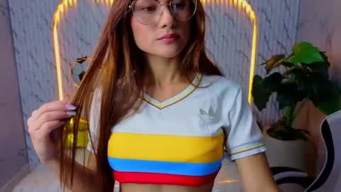 Snapshot of antonella_tx_ chatting on June 2026 12:41:02 PM Follow me.. Live 1430 to 2100 online show from June 2026 12:41:02 PM