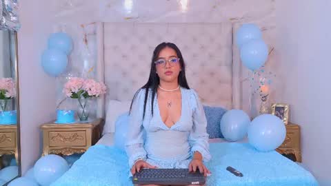 Antonella online show from July 2026 06:33:01 PM