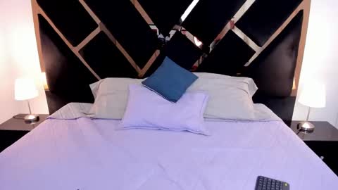 Snapshot of antonellalove_ chatting on March 2025 04:40:02 PM My name is Andrea thumb up me please its important online show from March 2025 04:40:02 PM