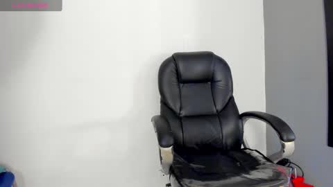 Snapshot of antonellaqueeen chatting on January 2025 10:54:01 AM ANTONELLE online show from January 2025 10:54:01 AM