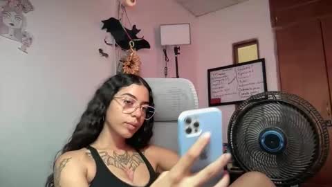 Antonia online show from September 2025 05:46:02 PM