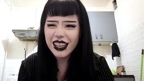 Antonia online show from February 2026 03:01:01 PM