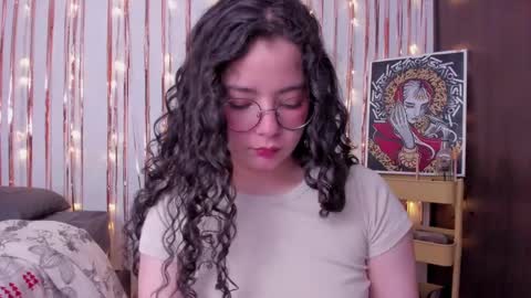 Snapshot of antoniart_ chatting on December 2024 04:22:02 AM Antonia online show from December 2024 04:22:02 AM