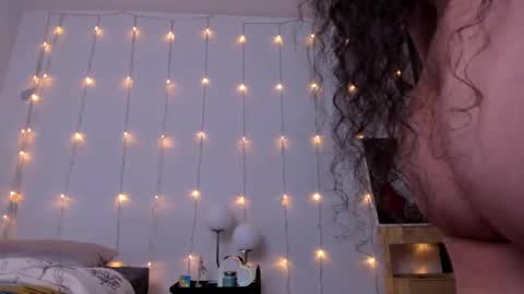 Snapshot of antoniart_ chatting on February 2025 06:15:01 AM Antonia online show from February 2025 06:15:01 AM