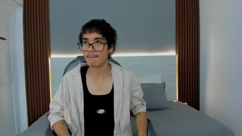 Antonio online show from December 2025 01:38:02 PM