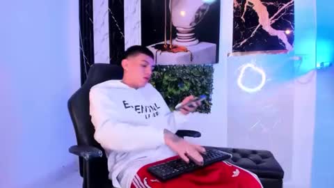 Snapshot of antoniomancinin chatting on December 2024 06:44:02 AM brendan and stiiven online show from December 2024 06:44:02 AM