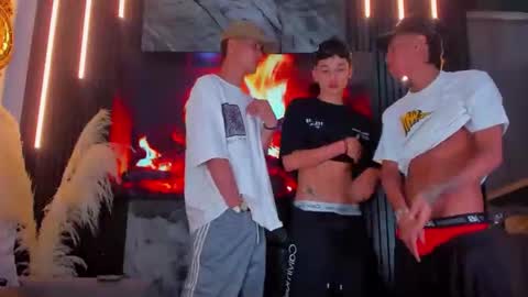 Snapshot of antoniomancinin chatting on September 2025 04:39:02 AM brendan and stiiven online show from September 2025 04:39:02 AM