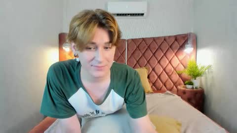 YummyTony online show from November 2025 12:49:01 PM