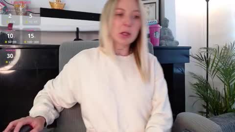 Antonia online show from November 2025 08:30:01 PM