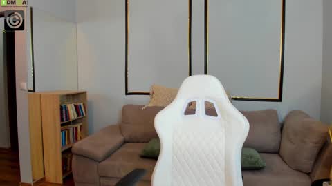 Anya online show from February 2026 02:13:02 PM