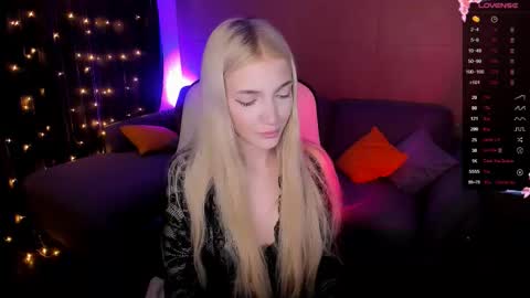 Anya online show from October 2025 02:43:02 AM