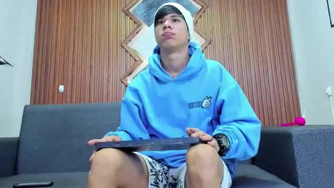 Snapshot of anyelo_sexyhot chatting on January 2025 11:37:01 AM anyelo_sexyhot online show from January 2025 11:37:01 AM