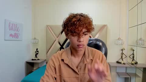 anyelotwink online show from January 2026 01:27:02 PM