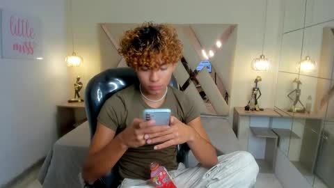 anyelotwink online show from March 2026 09:01:02 AM