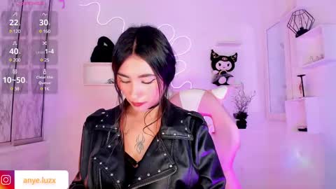 anyeluz_z online show from February 2025 04:36:02 PM