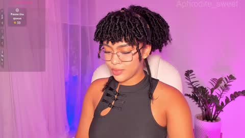 Snapshot of aphrodite_sweet chatting on January 2025 04:38:01 PM Karla online show from January 2025 04:38:01 PM