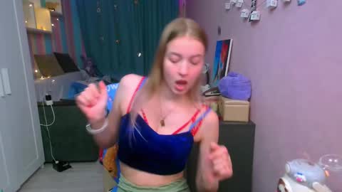 Aphrodite online show from February 2025 04:00:02 PM