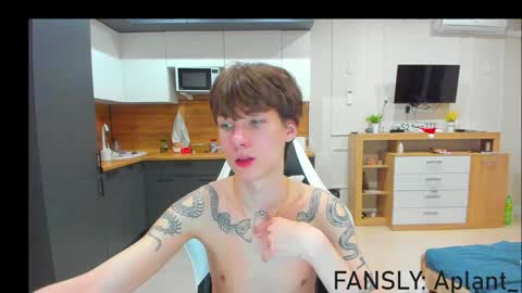 Snapshot of aplant_ chatting on April 2026 07:03:02 PM aplant_ online show from April 2026 07:03:02 PM