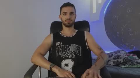 Apolo Lux  online show from February 2026 08:34:02 PM