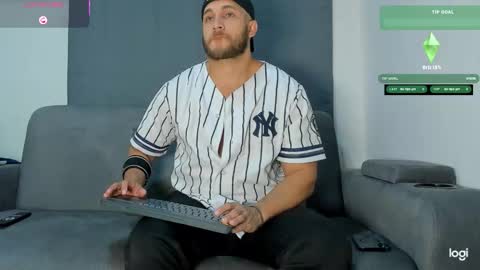 Snapshot of apolo_strange chatting on October 2025 05:08:01 AM apolo_strange online show from October 2025 05:08:01 AM