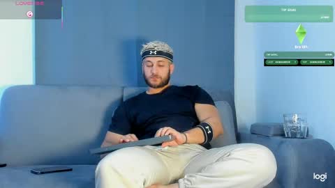 Snapshot of apolo_strange chatting on November 2025 06:35:02 AM apolo_strange online show from November 2025 06:35:02 AM