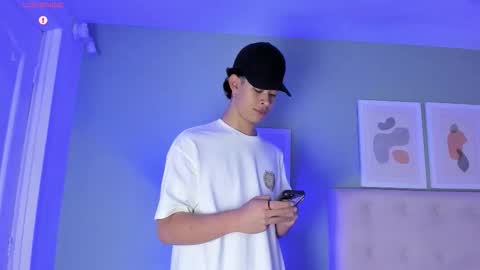 Apolo twink online show from February 2026 07:47:02 PM