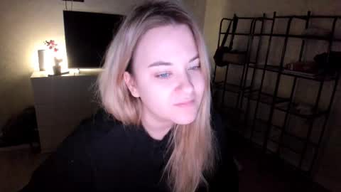 Snapshot of appleyummybuns chatting on November 2025 12:37:01 PM appleyummybuns online show from November 2025 12:37:01 PM