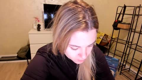 Snapshot of appleyummybuns chatting on November 2025 04:07:01 AM appleyummybuns online show from November 2025 04:07:01 AM