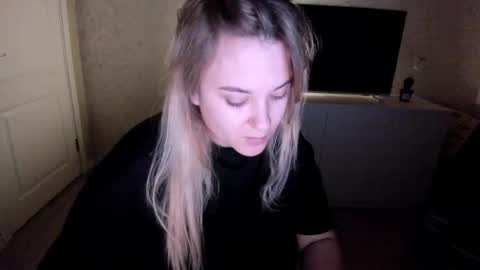 Snapshot of appleyummybuns chatting on November 2025 07:30:01 PM appleyummybuns online show from November 2025 07:30:01 PM