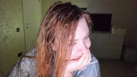 Snapshot of appleyummybuns chatting on February 2026 12:18:02 AM appleyummybuns online show from February 2026 12:18:02 AM