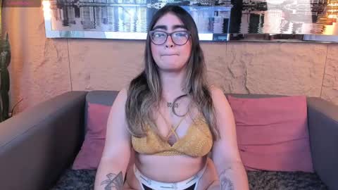 Snapshot of appril_foxx chatting on September 2025 03:39:01 PM apprilfoxx online show from September 2025 03:39:01 PM