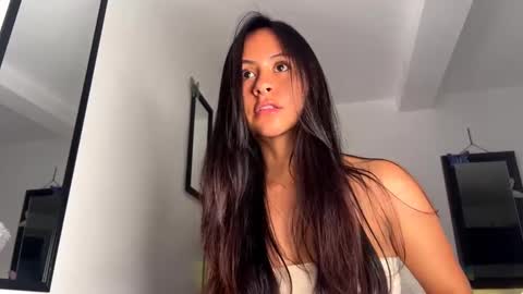 Snapshot of aprettyy chatting on October 2025 02:43:02 AM Anny online show from October 2025 02:43:02 AM