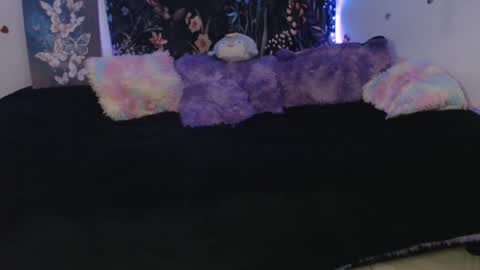april_l6 online show from May 2026 11:02:02 PM