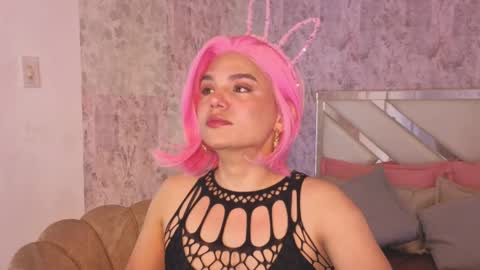 Isabella online show from April 2026 09:31:02 PM