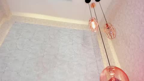 Snapshot of aprilalen chatting on February 2025 10:09:02 AM April online show from February 2025 10:09:02 AM