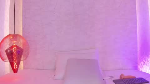 Snapshot of aprilalen chatting on March 2025 10:34:02 AM April online show from March 2025 10:34:02 AM