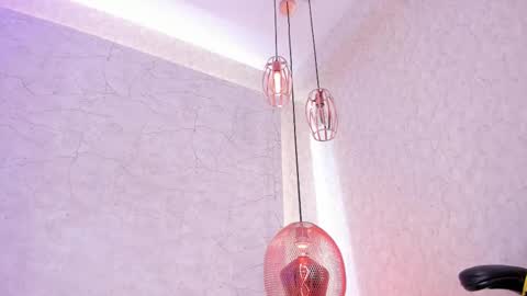 Snapshot of aprilalen chatting on March 2025 10:05:02 AM April online show from March 2025 10:05:02 AM