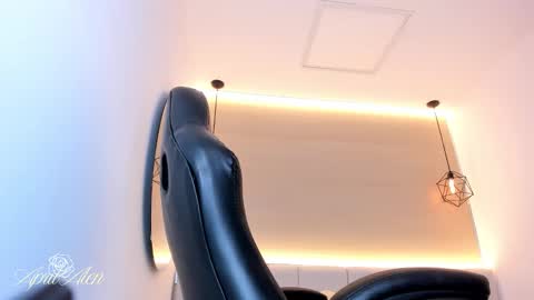 Snapshot of aprilalen chatting on November 2025 06:34:01 AM April online show from November 2025 06:34:01 AM