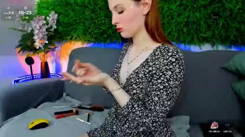 Snapshot of aprilavery chatting on November 2025 04:21:02 PM April online show from November 2025 04:21:02 PM